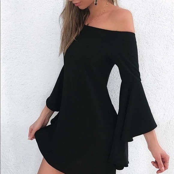 Dresses - Picture 8 of 9